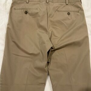 Roundtree & Yorke Chinos
